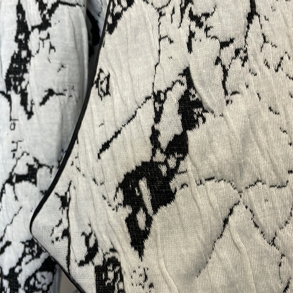 Calvin Klein white and black blazer - Picture 2 of 7